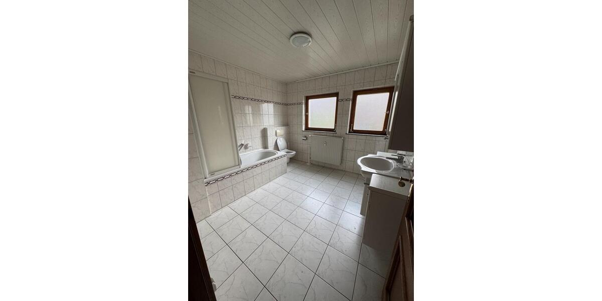 Etagenwohnung Weilburg - 5 Zimmer, 155 m&sup2;, 1.600&euro; | Angebot:26551690