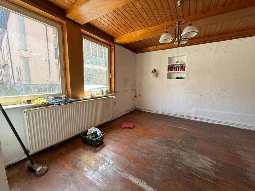 Stadthaus mit Potenzial f. Handwerker Mehrgenerationen WG möglich zimmer