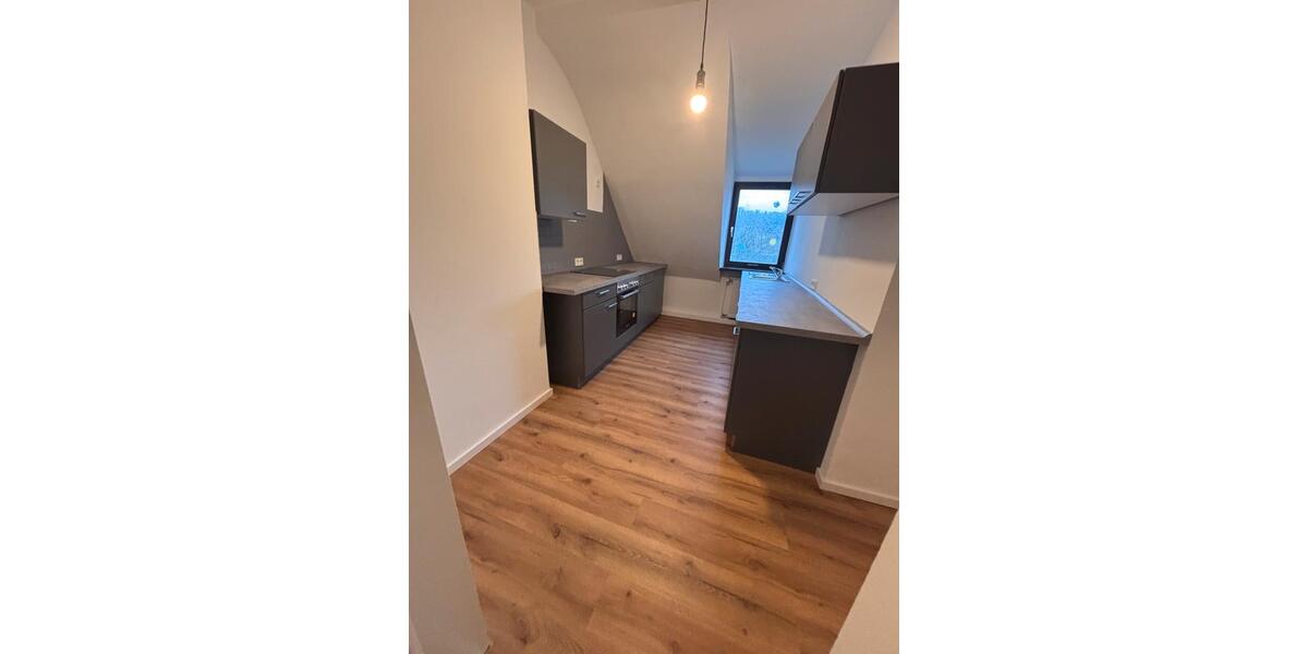 Dachgeschoßwohnung Saarbrücken Eschberg - 3 Zimmer, 95 m&sup2;, 900&euro; | Angebot:24570424