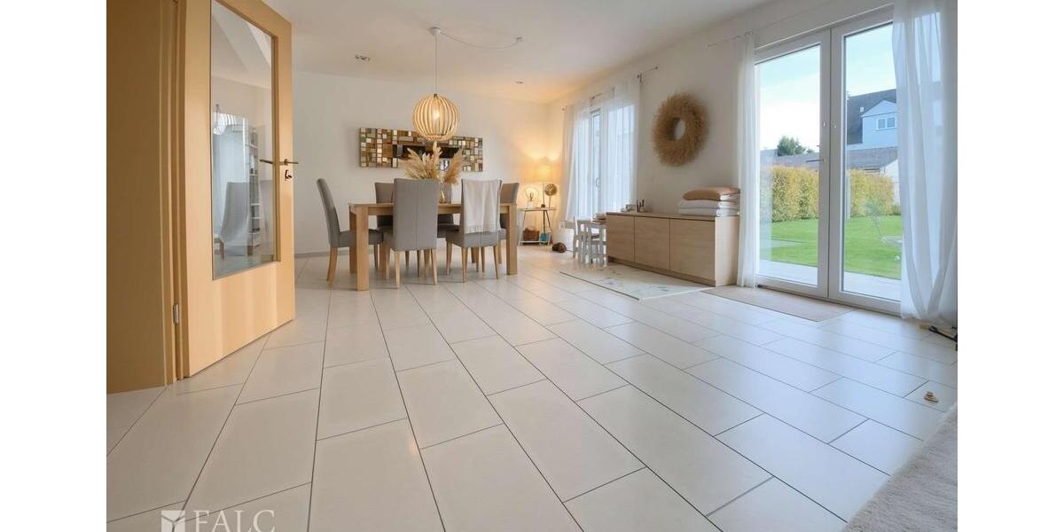 Einfamilienhaus Hennef (Sieg) - 4.5 Zimmer, 147 m&sup2;, 1.850&euro; | Angebot:23879451