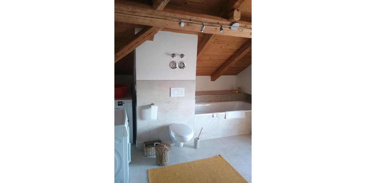 Dachgeschoßwohnung Hutthurm - 1 Zimmer, 82 m&sup2;, 650&euro; | Angebot:24848515