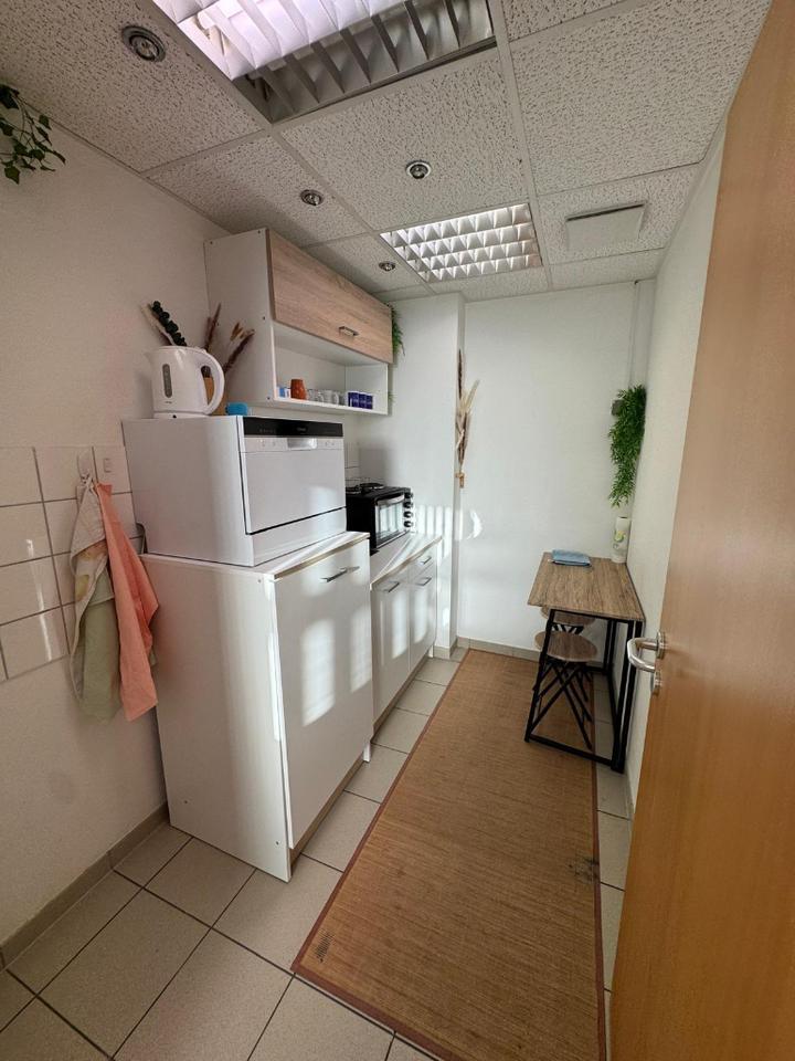 2 möblierte Büroräume (je 12 m²) in Saarbrücken - All-in-Miete
