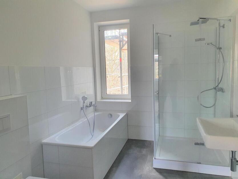 Helle und moderne 4-Raum- Wohnung mit Balkon und Gartenanteil 4 zimmer