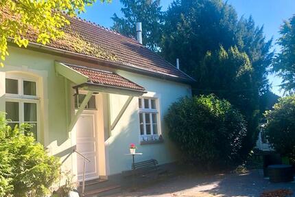 Haus Halle - 2 Zimmer, 90 m&sup2;, 650&euro; | Angebot:25297580