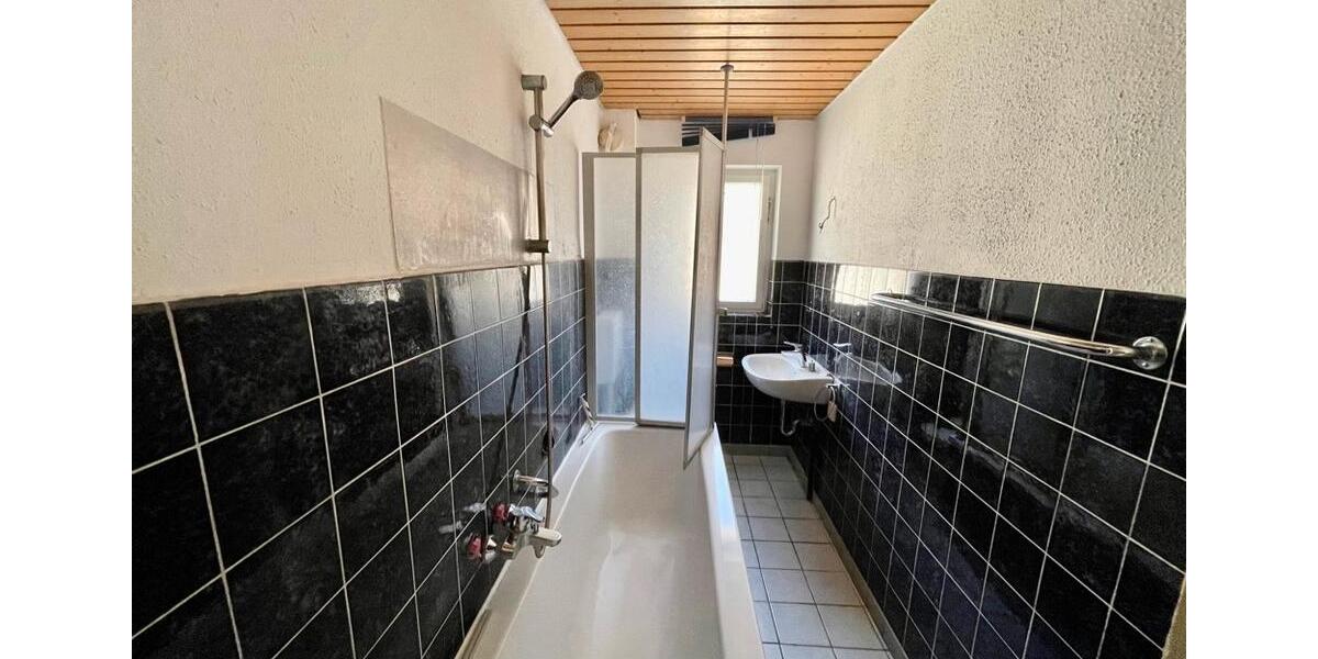 Helle Wohnung, ruhig gelegen mit Terrasse! 2 zimmer