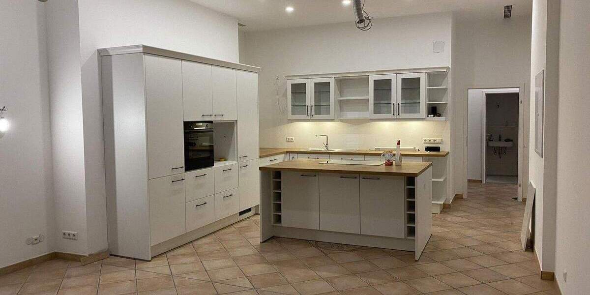 Etagenwohnung Donaueschingen - 7 Zimmer, 312 m&sup2;, 2.190&euro; | Angebot:25114620