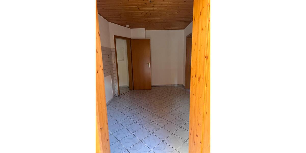 Erdgeschoßwohnung Weißenburg in Bayern - 4 Zimmer, 104 m&sup2;, 1.000&euro; | Angebot:24670401