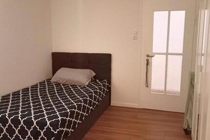 Voll ausgestattetes Gemeinschaftszimmer – Sofort verfügbar zimmer