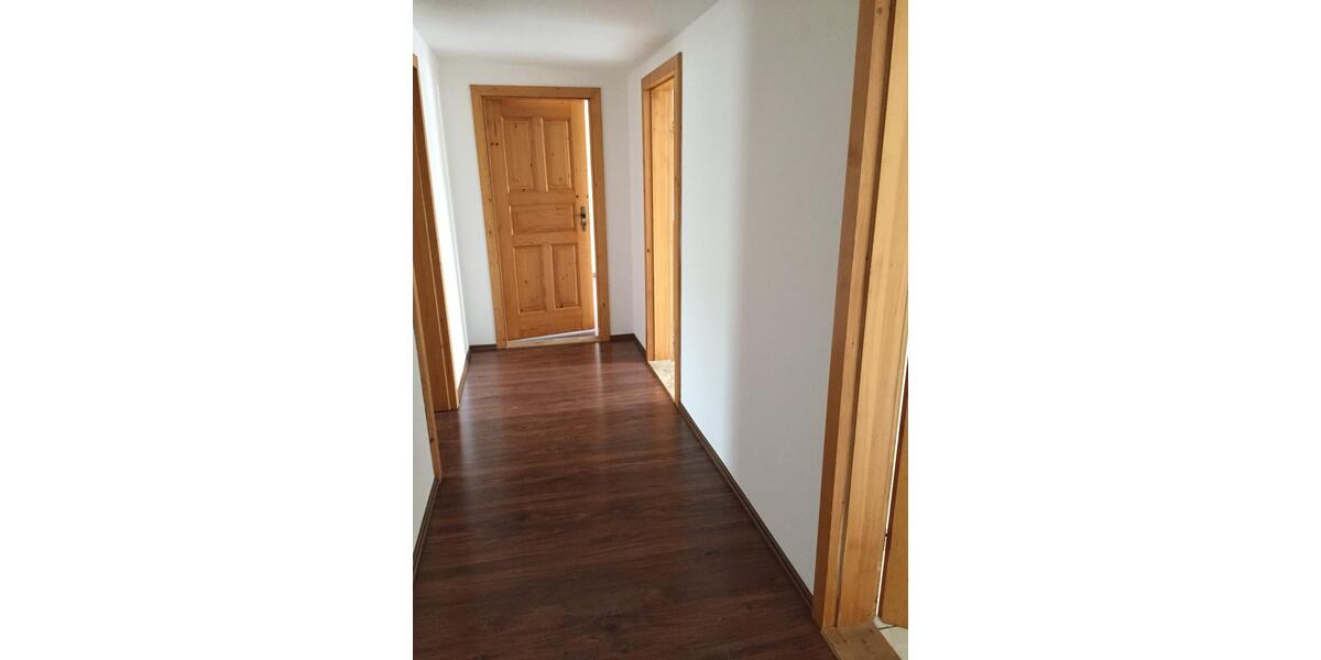 Dachgeschoßwohnung Riesa Neuweida - 2 Zimmer, 77 m&sup2;, 346&euro; | Angebot:23438492