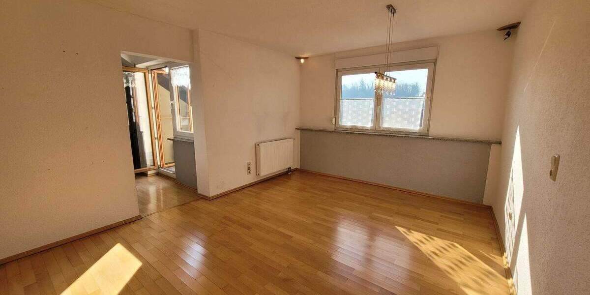 Etagenwohnung Kirchheim - 4 Zimmer, 130 m&sup2;, 980&euro; | Angebot:25845446