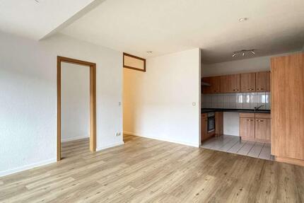 Charmante DG-Wohnung mit Einbauküche 2 zimmer