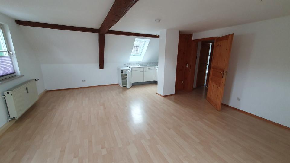 Dachgeschoßwohnung Ahorn - 1 Zimmer, 42 m&sup2;, 260&euro; | Angebot:26611731