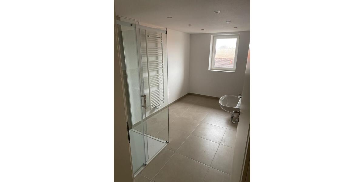 Einfamilienhaus Dransfeld - 7 Zimmer, 180 m&sup2;, 1.500&euro; | Angebot:26004342