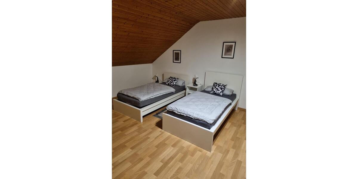 Dachgeschoßwohnung Siegen Dillnhütten - 4 Zimmer, 110 m&sup2;, 1.200&euro; | Angebot:26579691