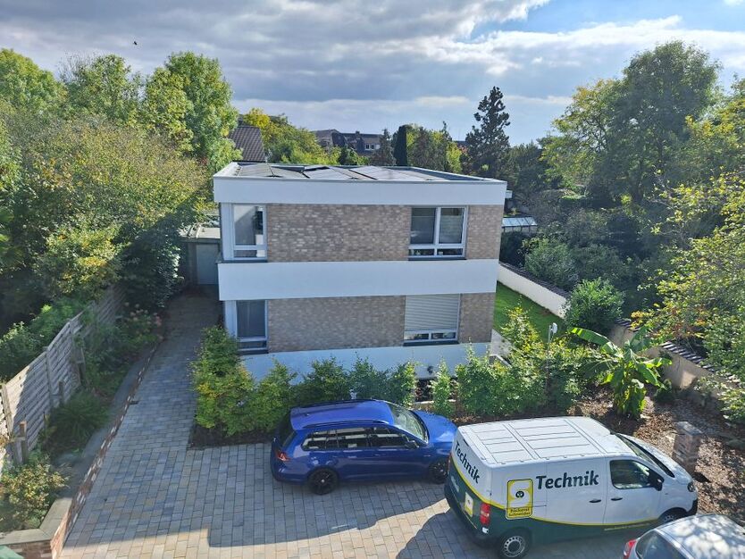 Ruhige Erdgeschosswohnung mit Garten u. Küche. Energiesparhaus 3 zimmer