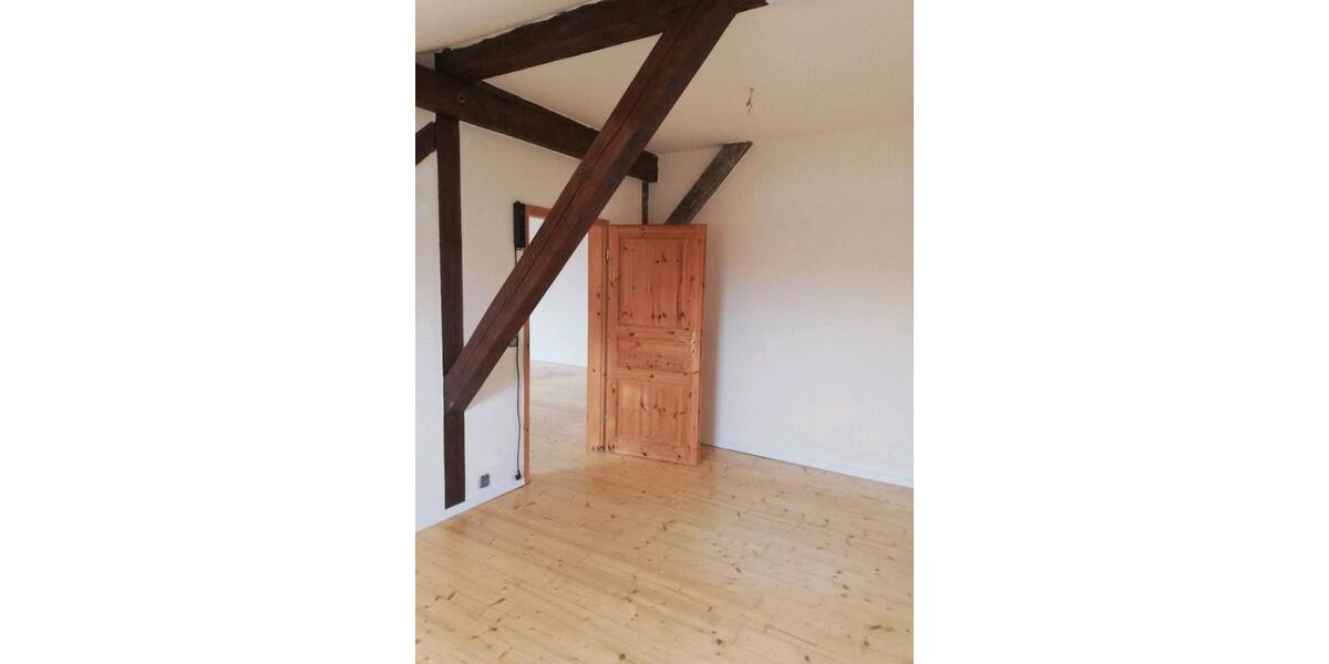 Dachgeschoßwohnung Landau an der Isar - 2.5 Zimmer, 100 m&sup2;, 720&euro; | Angebot:26521905
