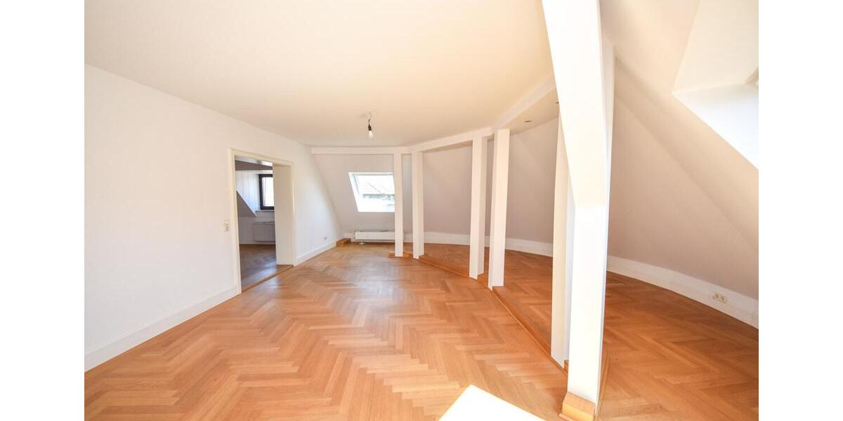 Dachgeschoßwohnung Aschaffenburg Österreicher Kolonie - 3.5 Zimmer, 105 m&sup2;, 1.080&euro; | Angebot:26536100