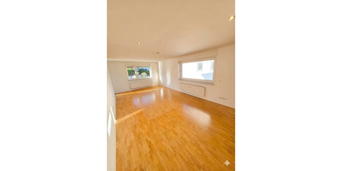 Etagenwohnung Taunusstein - 4 Zimmer, 130 m&sup2;, 1.300&euro; | Angebot:26121907