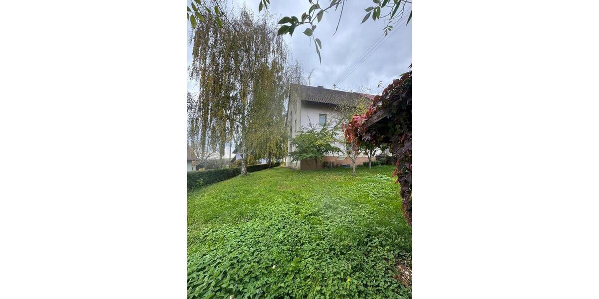 Etagenwohnung Waldshut-Tiengen Tiengen - 5 Zimmer, 150 m&sup2;, 1.200&euro; | Angebot:26491815