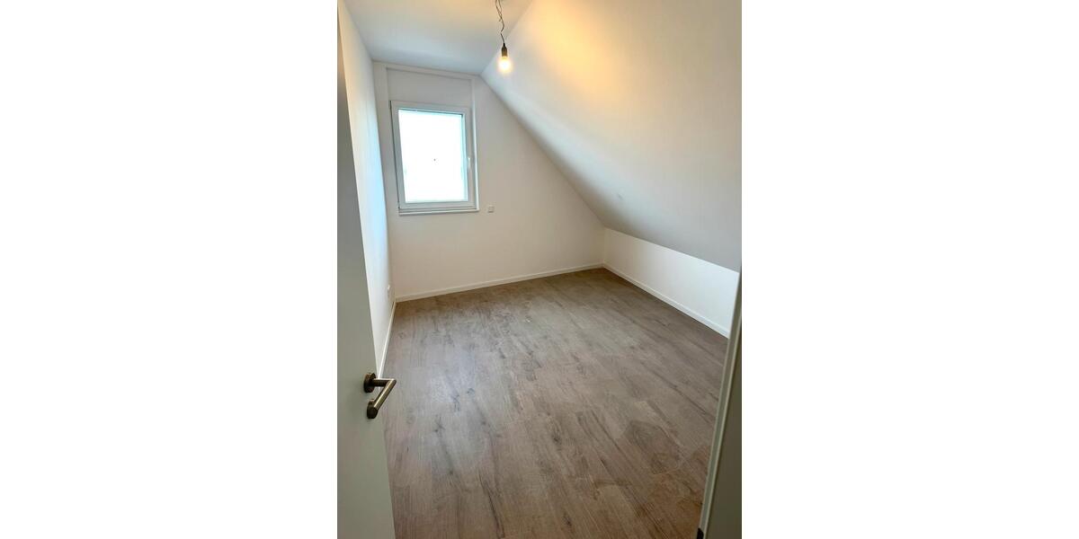 Moderne Neubau 4 Zimmer Dachgeschosswohnung 4 zimmer