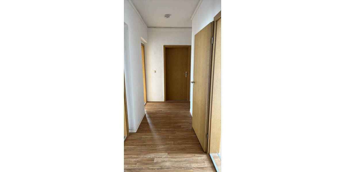 Etagenwohnung Weißenfels - 3 Zimmer, 66 m&sup2;, 450&euro; | Angebot:26618128