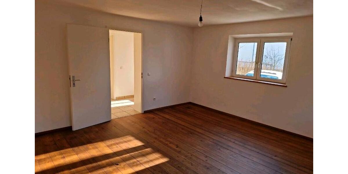 Erdgeschoßwohnung Gangkofen - 3 Zimmer, 131 m&sup2;, 1.150&euro; | Angebot:26038541