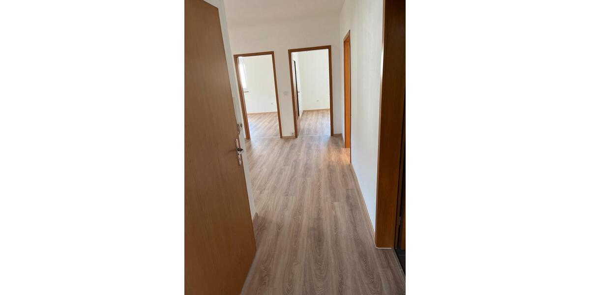Einfamilienhaus Weiden in der Oberpfalz - 6 Zimmer, 150 m&sup2;, 1.300&euro; | Angebot:25977753