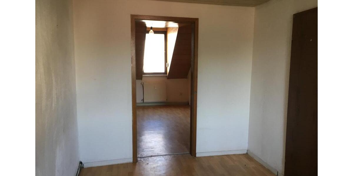 Dachgeschoßwohnung Neunkirchen - 5 Zimmer, 105 m&sup2;, 780&euro; | Angebot:25393482