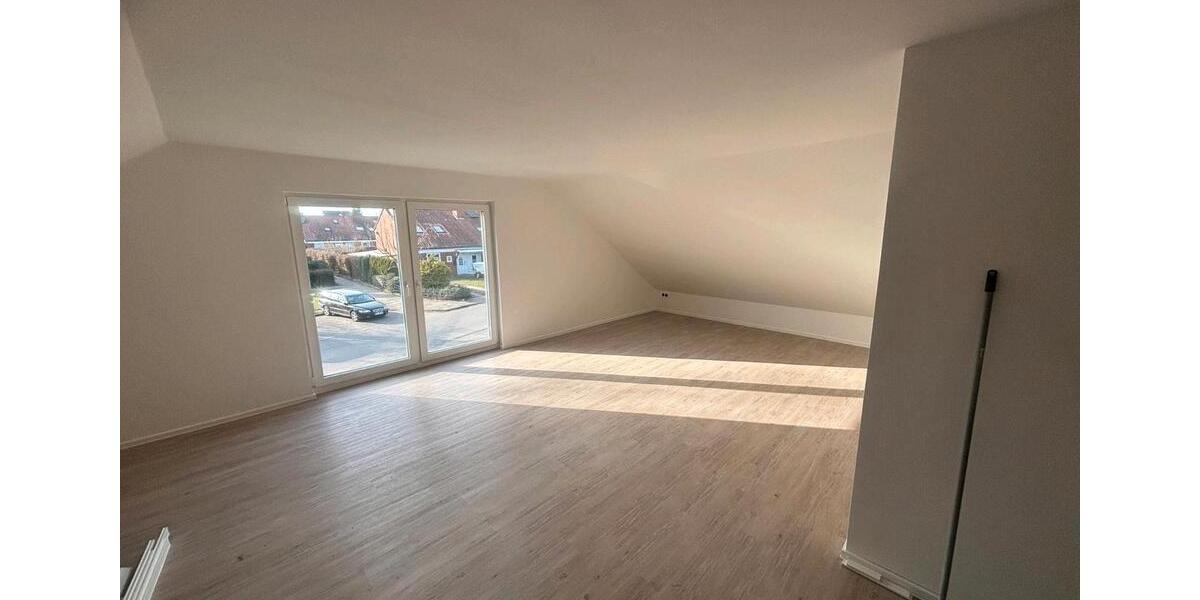 Dachgeschoßwohnung Sulingen - 4 Zimmer, 100 m&sup2;, 900&euro; | Angebot:26039706