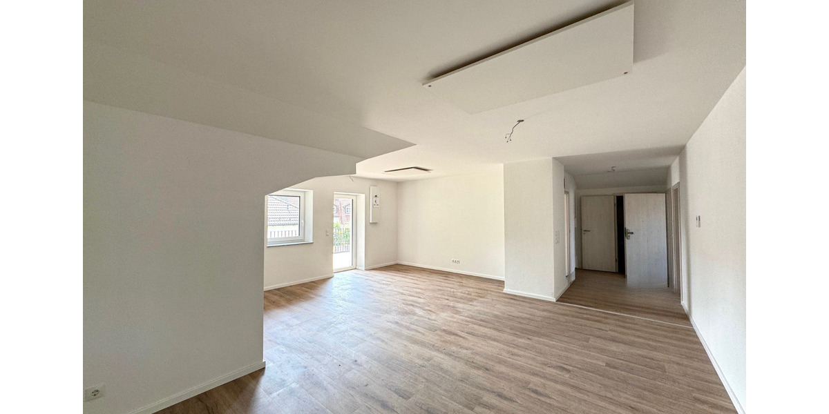Dachgeschoßwohnung Gilching - 3 Zimmer, 120 m&sup2;, 2.325&euro; | Angebot:25906564