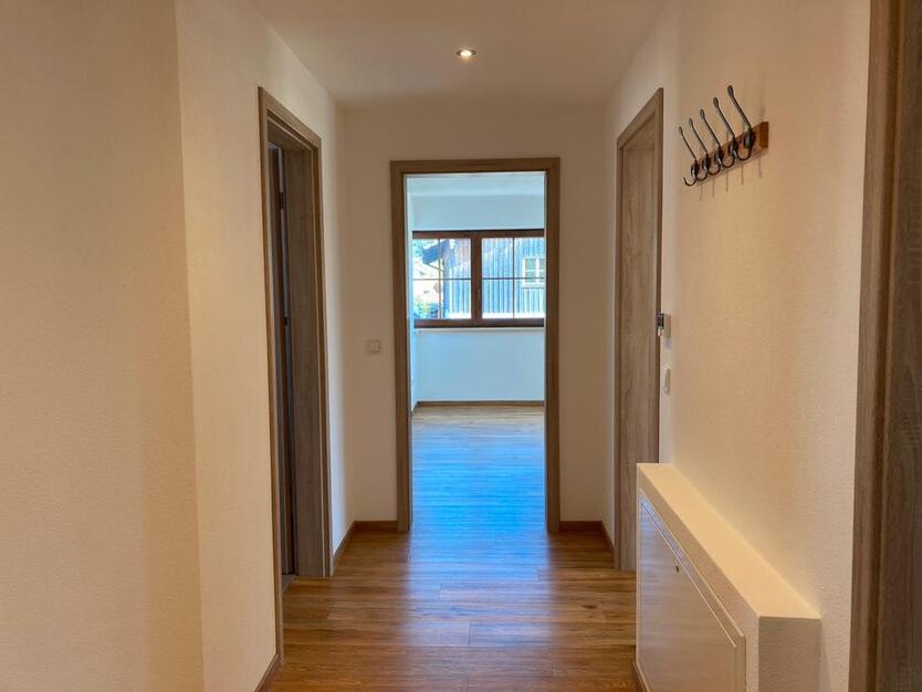 Hochwertige 100 m2 OG-Wohnung in Dietramszell *gewerbegeeignet*
