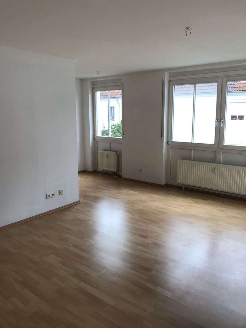 Wohnung zum Mieten in Halle (Saale) 498 € 52.36 m² 2 zimmer