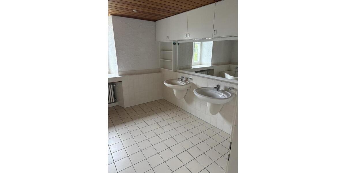 Etagenwohnung Radolfzell am Bodensee - 4.5 Zimmer, 144 m&sup2;, 1.680&euro; | Angebot:26619124