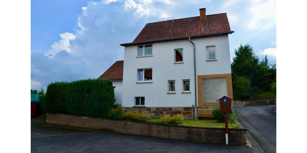 Charmante Doppelhaushälfte mit 4 Zimmern, Küche und kleinem Garten! 4 zimmer