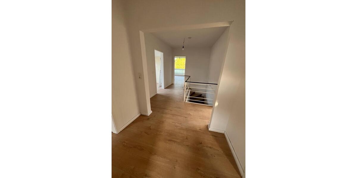 Einfamilienhaus Nienburg (Weser) - 7 Zimmer, 180 m&sup2;, 1.600&euro; | Angebot:26665675