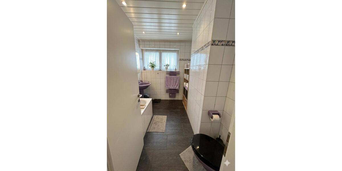 Einfamilienhaus Olpe - 9 Zimmer, 215 m&sup2;, 1.600&euro; | Angebot:26575909
