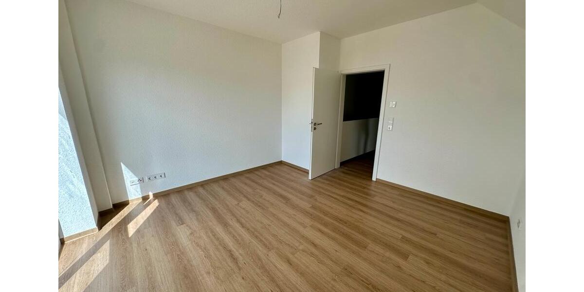 Doppelhaushälfte Varel - 3 Zimmer, 89 m&sup2;, 950&euro; | Angebot:24655256