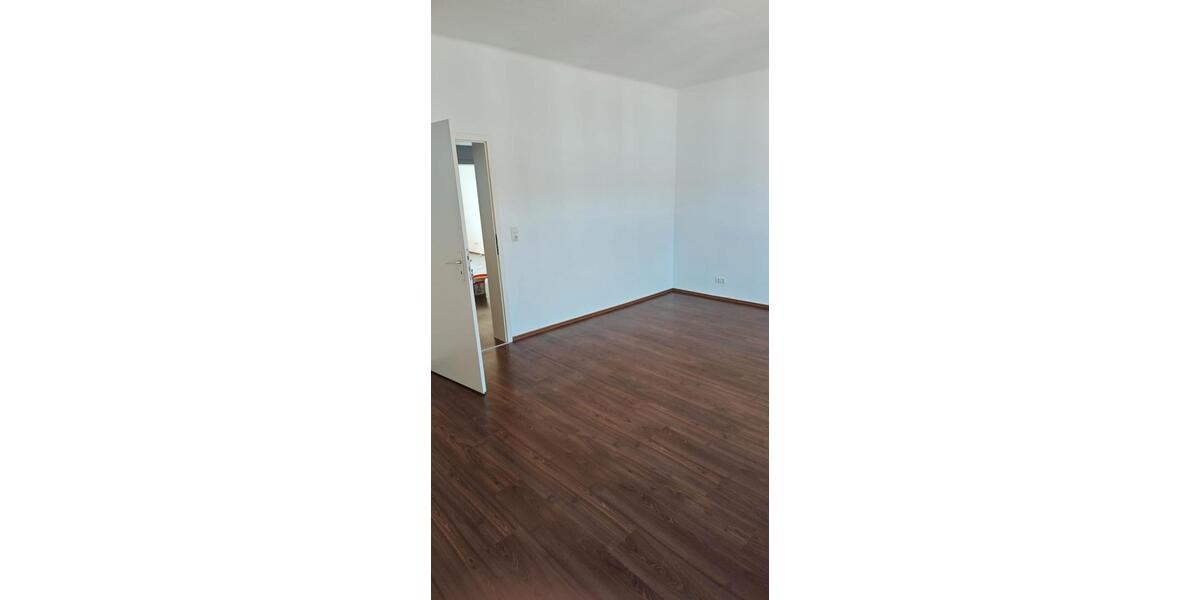 Etagenwohnung Wilhelmshaven - 4 Zimmer, 123 m&sup2;, 820&euro; | Angebot:26195416