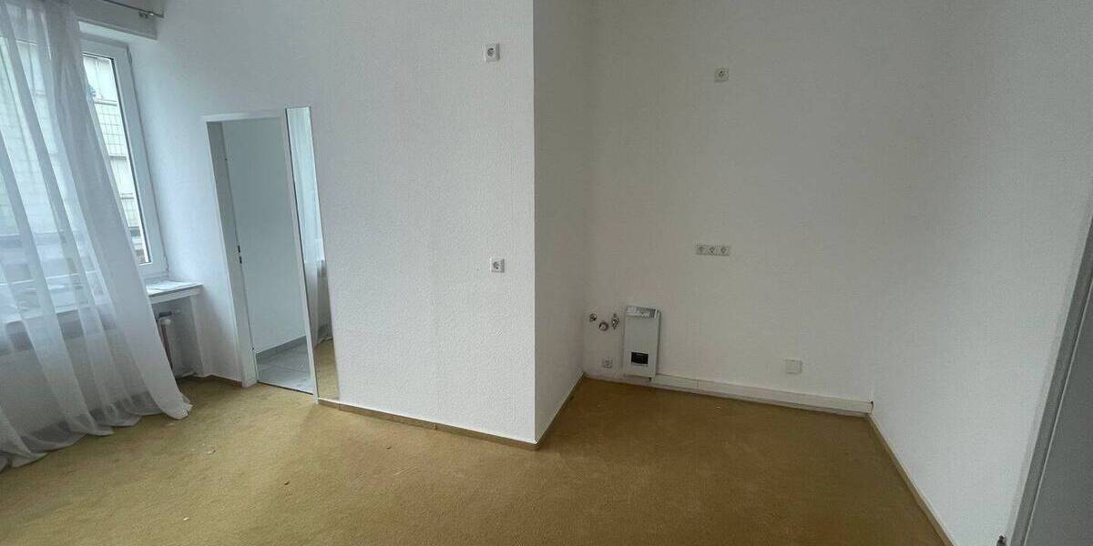 Helle 3-Zimmer-Wohnung mit großzügigen Räumen in zentraler Innenstadtlage 3 zimmer