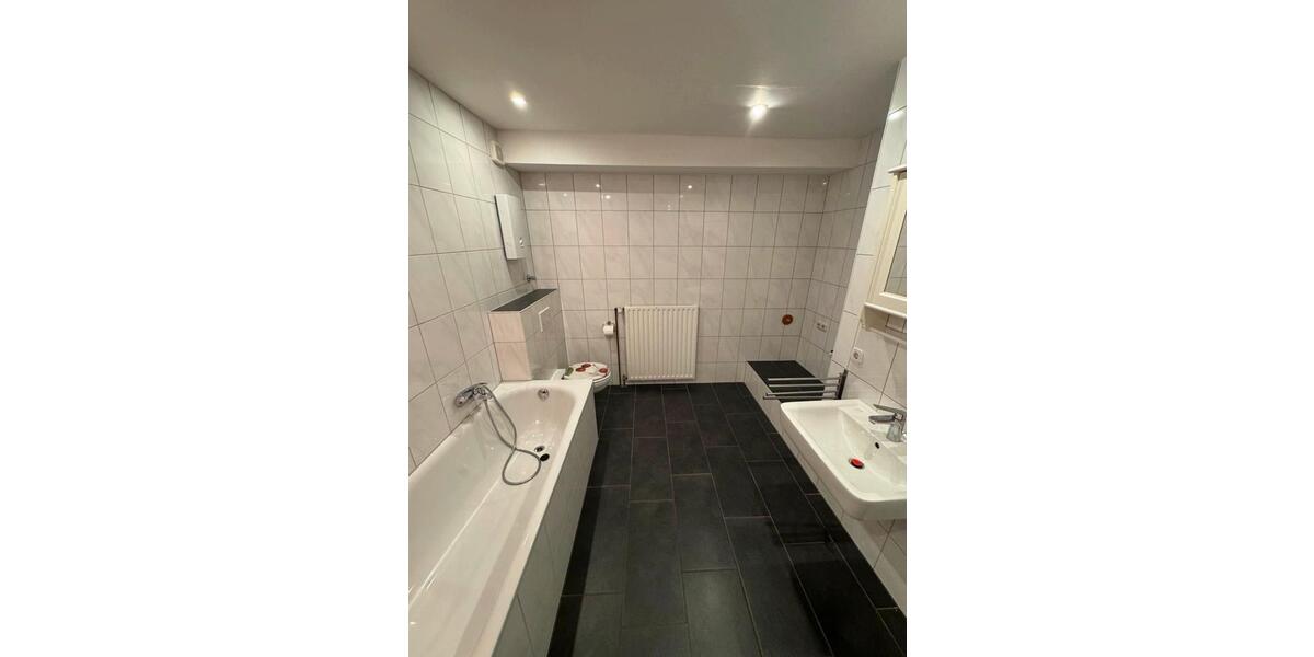 Etagenwohnung Grevenbroich Neuenhausen - 2 Zimmer, 65 m&sup2;, 1.050&euro; | Angebot:24840302