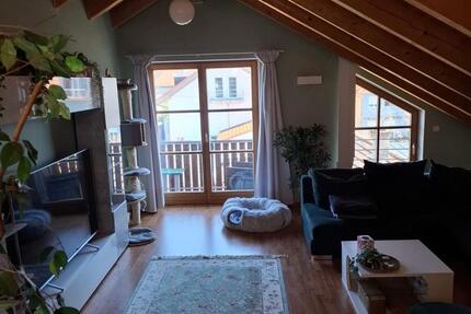 3 12 ZI. DG Wohnung in Unterhaching im 3 Fam. Haus -Privat- zimmer