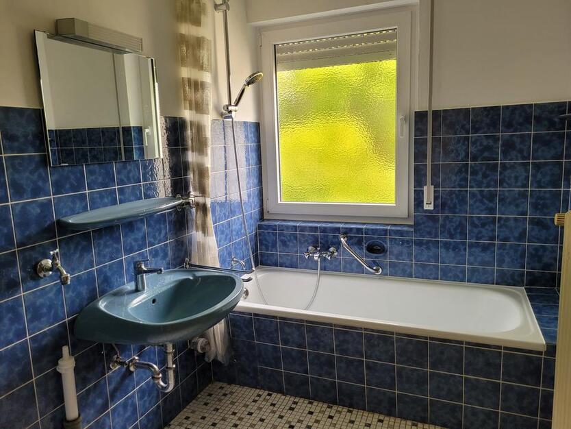 3 Zimmer Wohnung mit Balkon und Garage