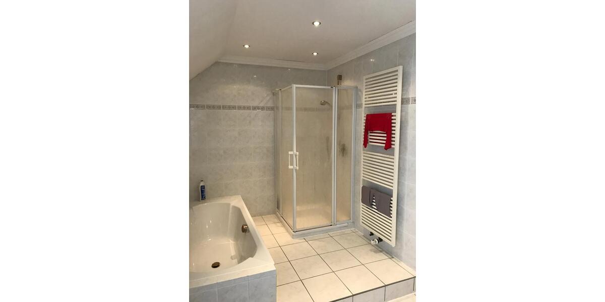 Dachgeschoßwohnung Verl - 3.5 Zimmer, 139 m&sup2;, 1.200&euro; | Angebot:25162081