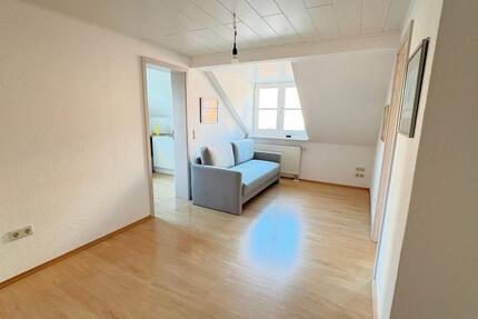 Schöne 2-Zimmer-Dachgeschosswohnung zimmer