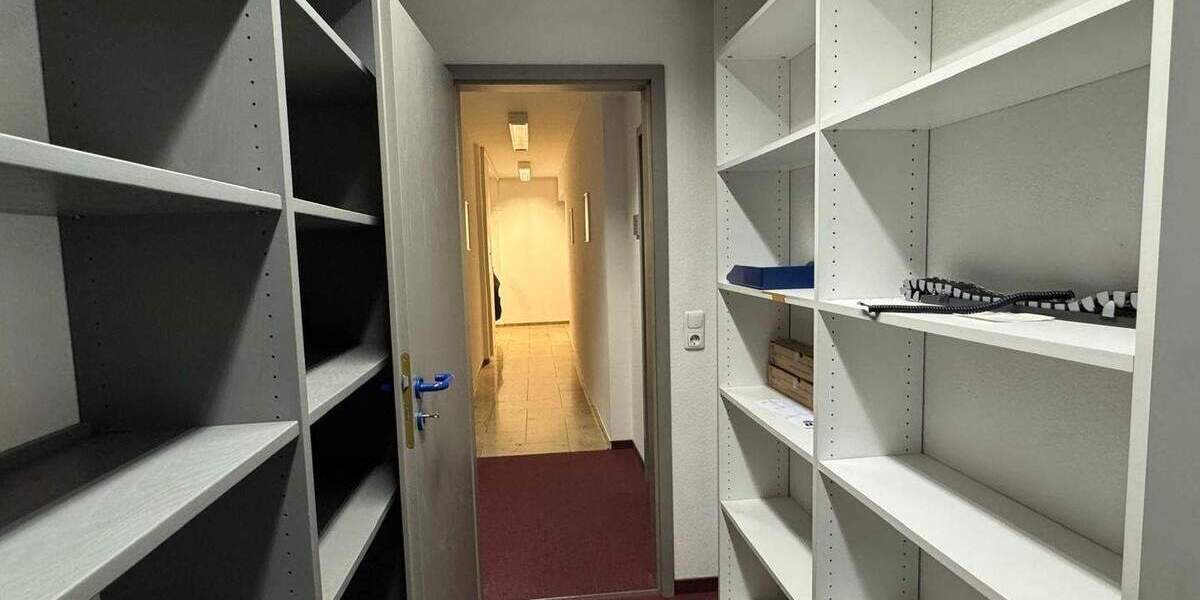 Gewerbeobjekt Bindlach - 8 Zimmer, 265 m&sup2;, 1.500&euro; | Angebot:24111993