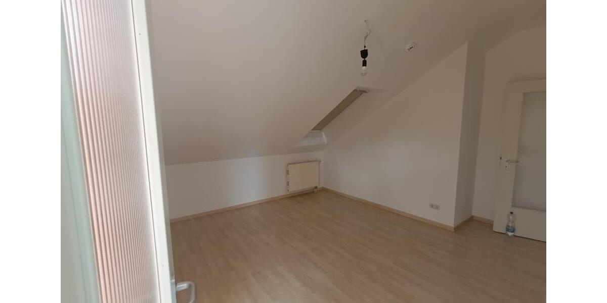 Dachgeschoßwohnung Panketal - 3 Zimmer, 74 m&sup2;, 1.130&euro; | Angebot:26534250