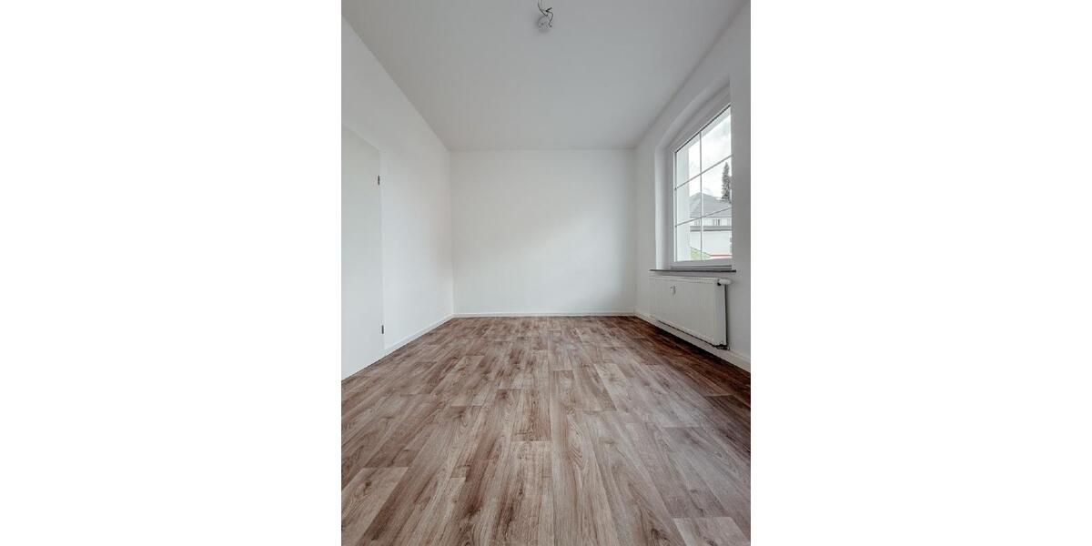 Etagenwohnung Burkhardtsdorf - 4 Zimmer, 90 m&sup2;, 600&euro; | Angebot:25581983