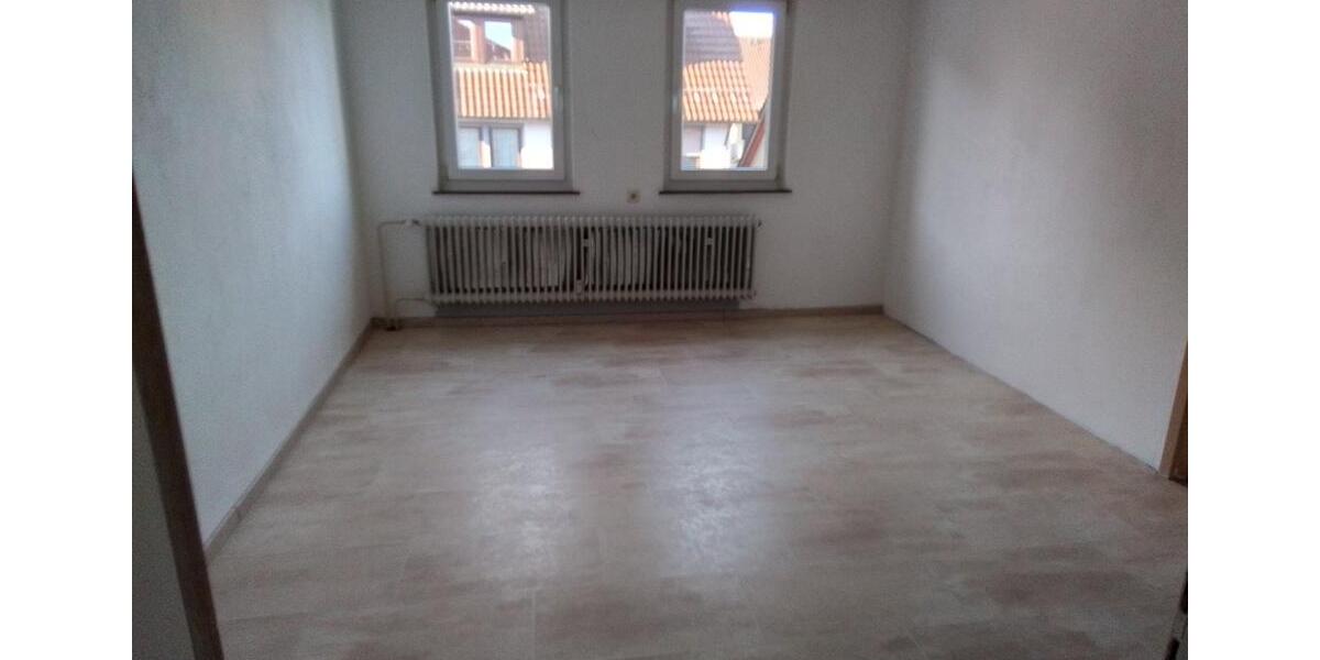 Etagenwohnung Schömberg - 5 Zimmer, 104 m&sup2;, 700&euro; | Angebot:24615029