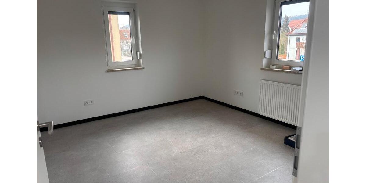Etagenwohnung Tegernheim - 3 Zimmer, 70 m&sup2;, 600&euro; | Angebot:25980143