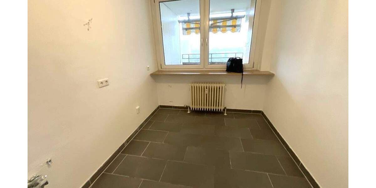 Zimmer Nürnberg Langwasser - 3 Zimmer, 80 m&sup2;, 899&euro; | Angebot:25780095